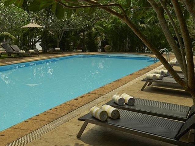 Club Mahindra Ashtamudi Hotell Nīndakara Exteriör bild