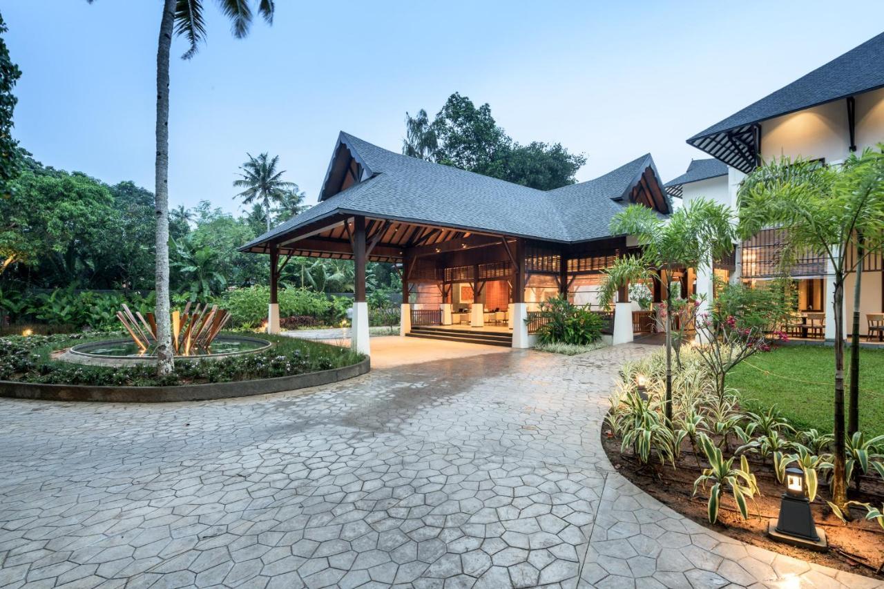 Club Mahindra Ashtamudi Hotell Nīndakara Exteriör bild