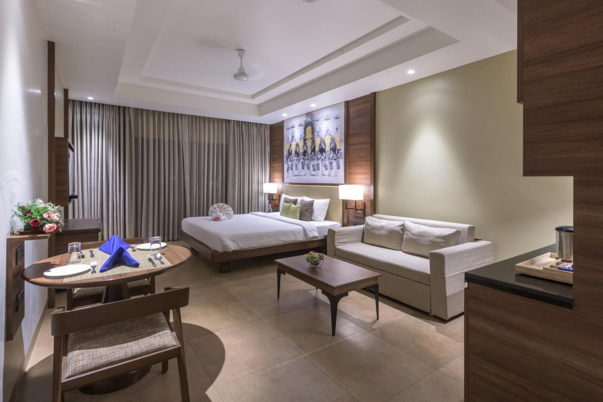 Club Mahindra Ashtamudi Hotell Nīndakara Exteriör bild